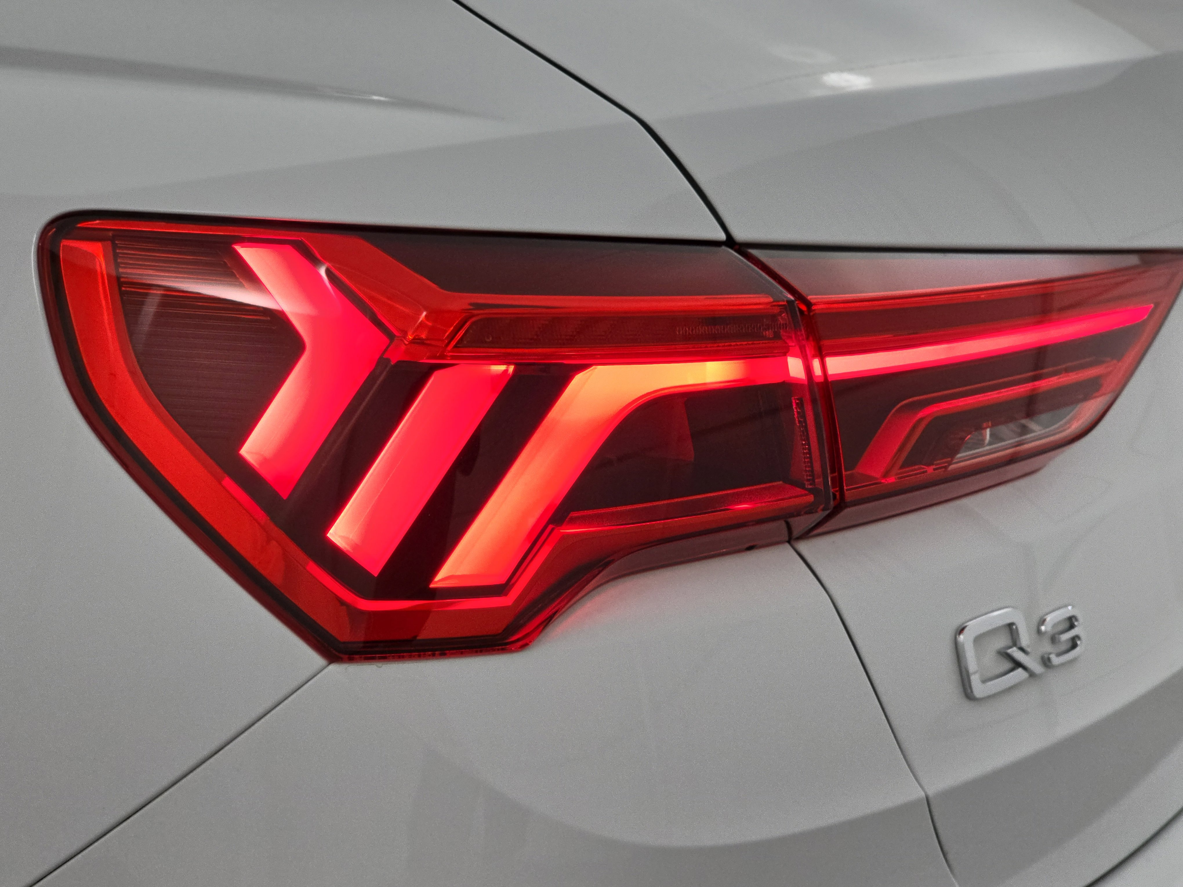 Used 2025 Audi Q3 2.0T Premium w/ Convenience Package image 35