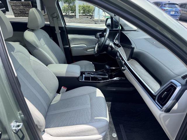 Used 2025 Kia Sorento SX AWD/4WD image 26