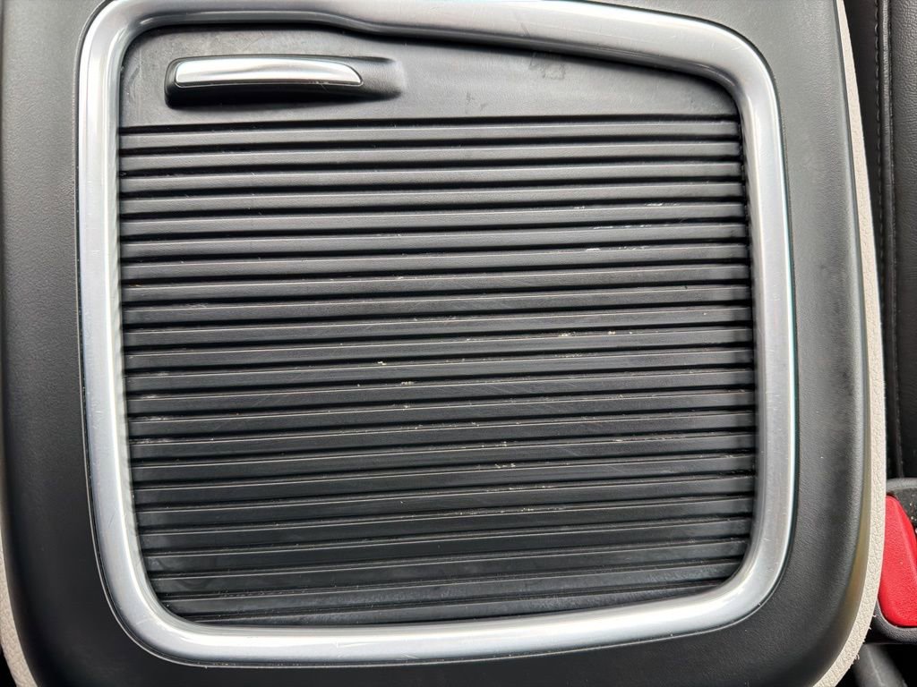 Used 2023 Chrysler Pacifica Touring-L image 26