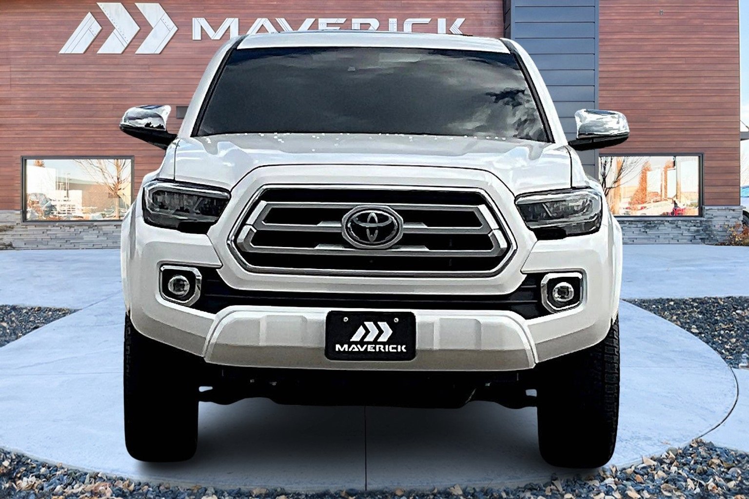 Used 2023 Toyota Tacoma Limited image 2