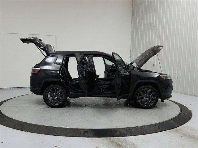 New 2026 Jeep Compass Latitude image 16