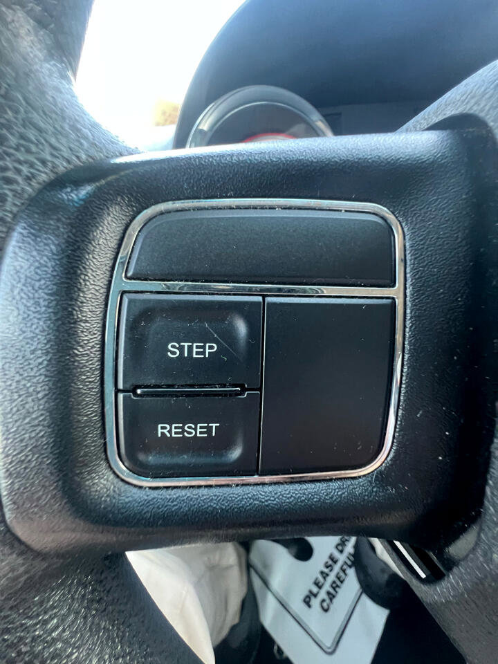 Used 2014 Dodge Grand Caravan SXT image 16