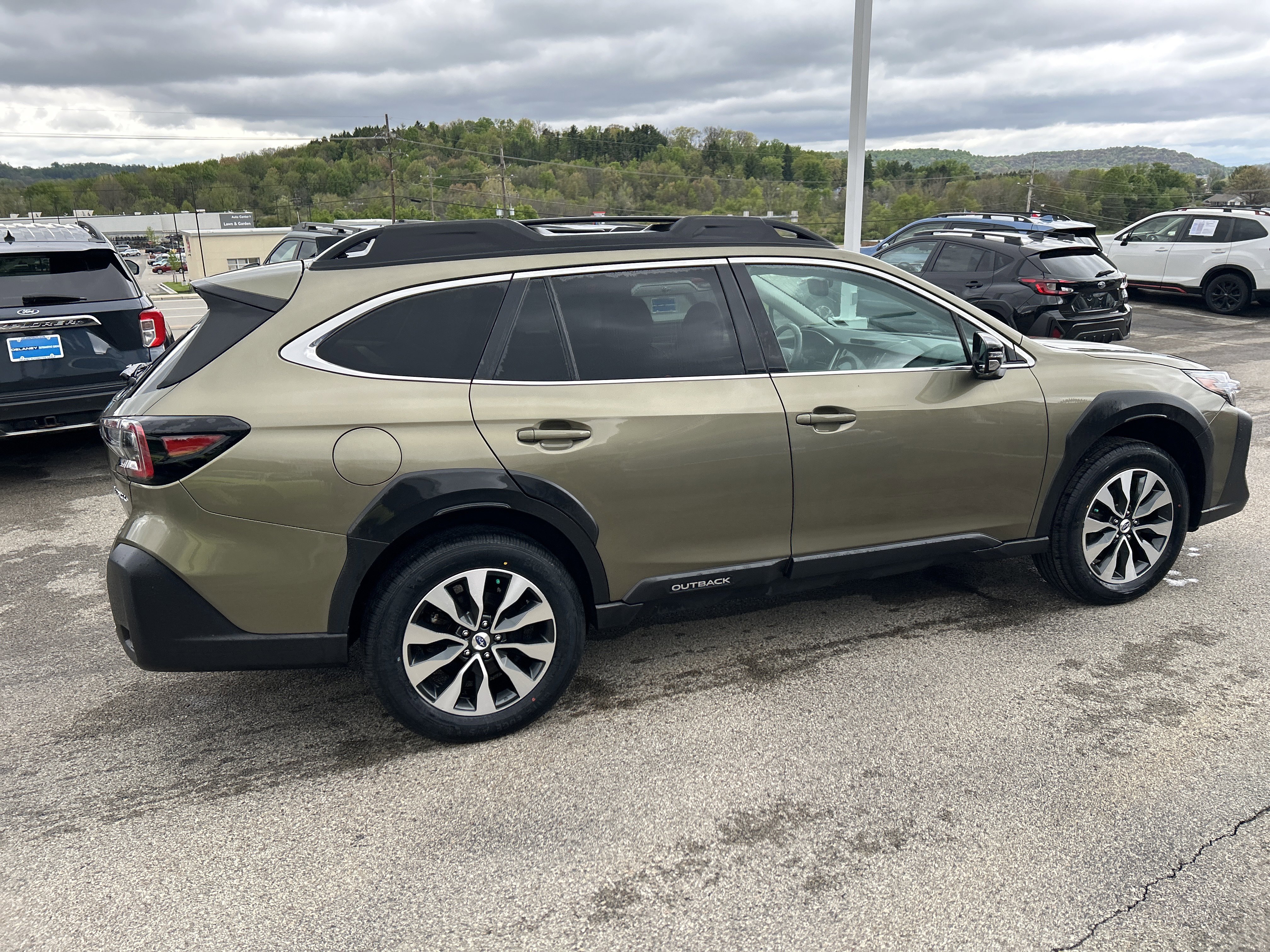 Used 2024 Subaru Outback Limited AWD/4WD image 5