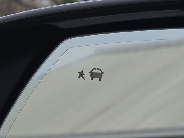 Used 2021 Cadillac Escalade Premium Luxury w/ Driver Assist Tech Package image 14