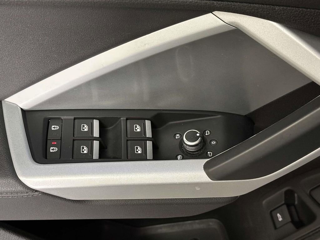 Used 2023 Audi Q3 2.0T Premium Plus w/ Premium Plus Package image 13