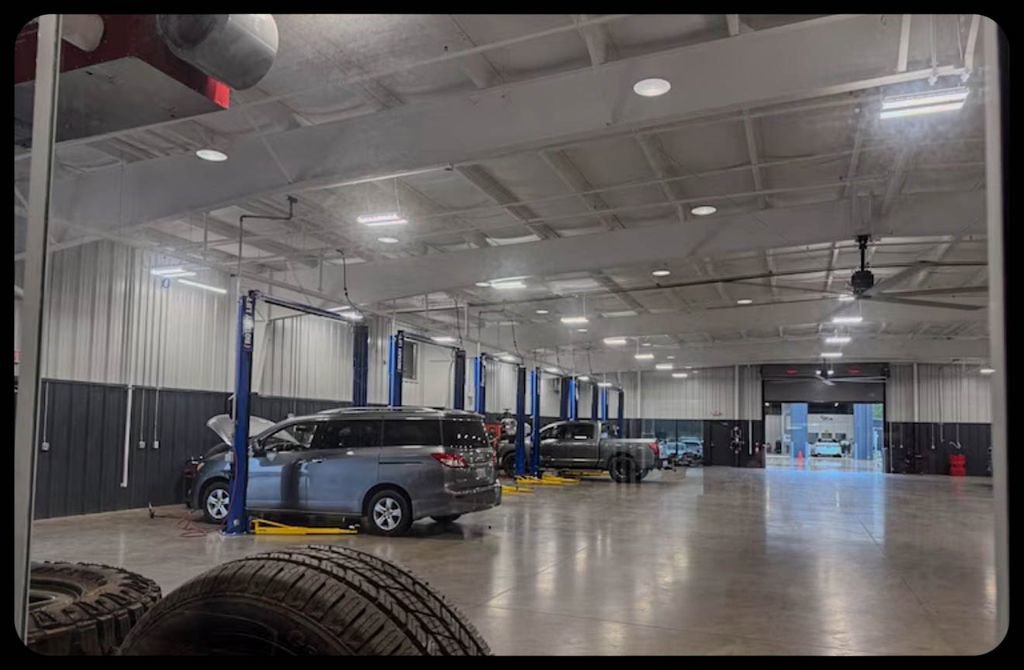 Used 2023 GMC Acadia SLE w/ Driver Convenience Package FWD image 59