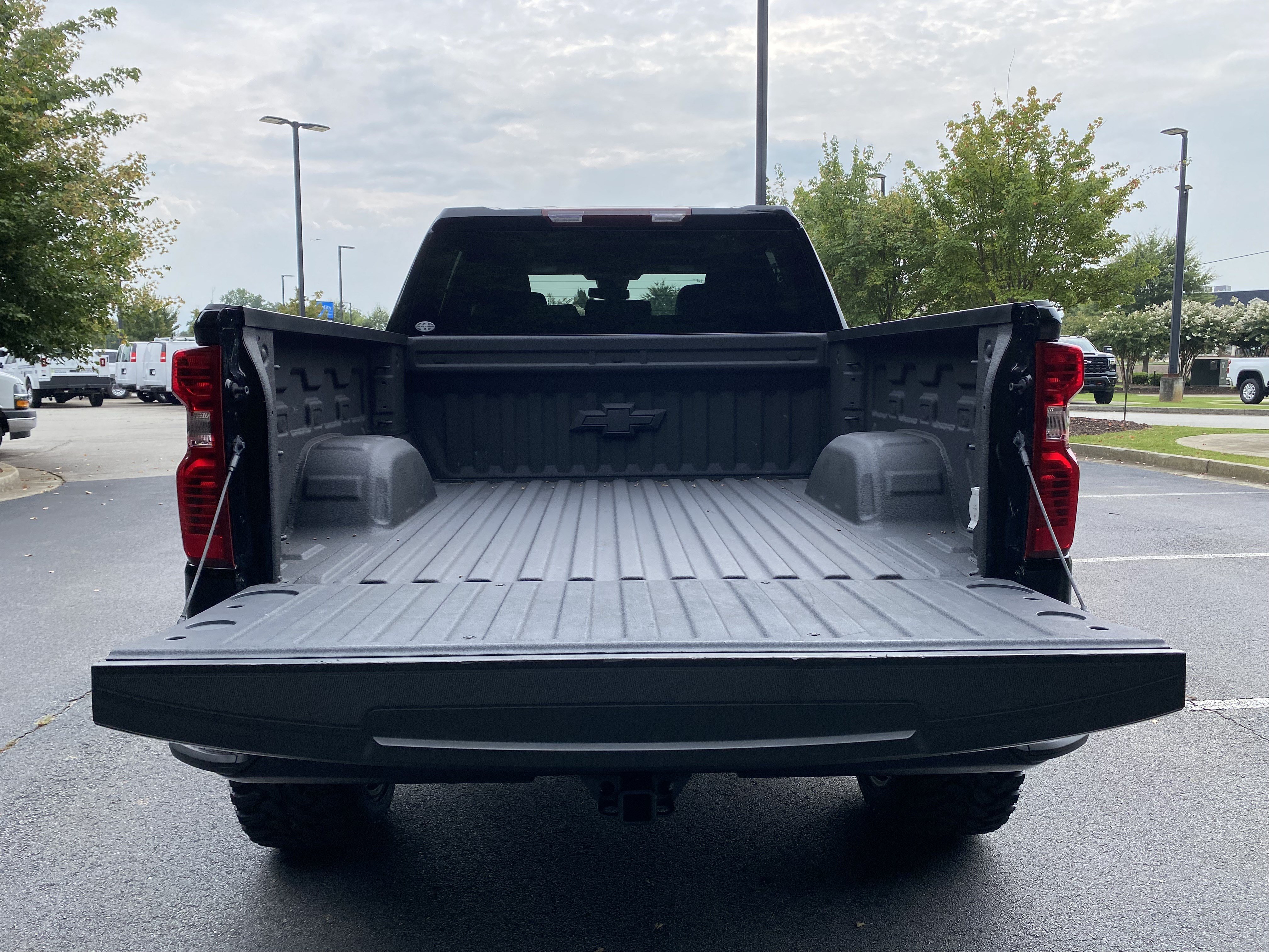 Used 2024 Chevrolet Silverado 1500 Custom Trail Boss w/ LPO, Dark Essentials Package AWD/4WD image 11