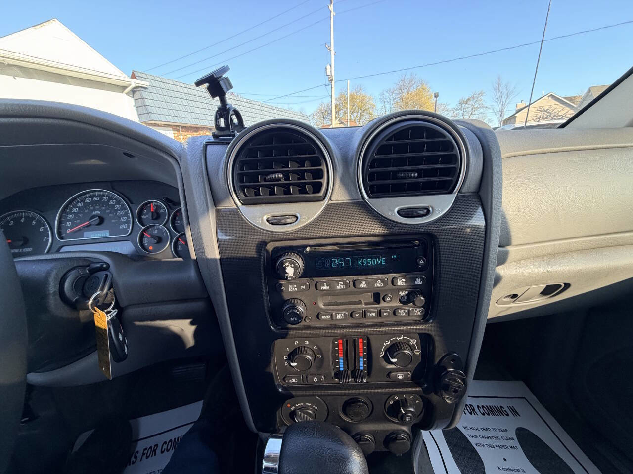 Used 2005 GMC Envoy XUV SLE w/ Sle Preferred Equipment Group AWD/4WD image 31
