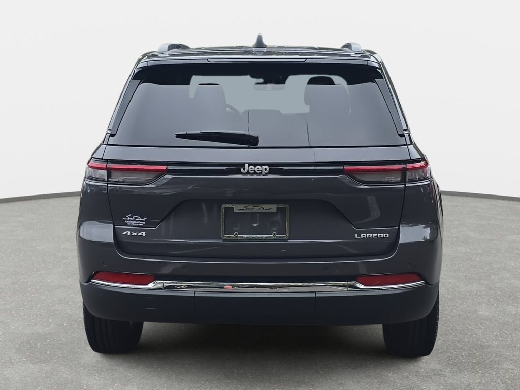 New 2025 Jeep Grand Cherokee Laredo image 6