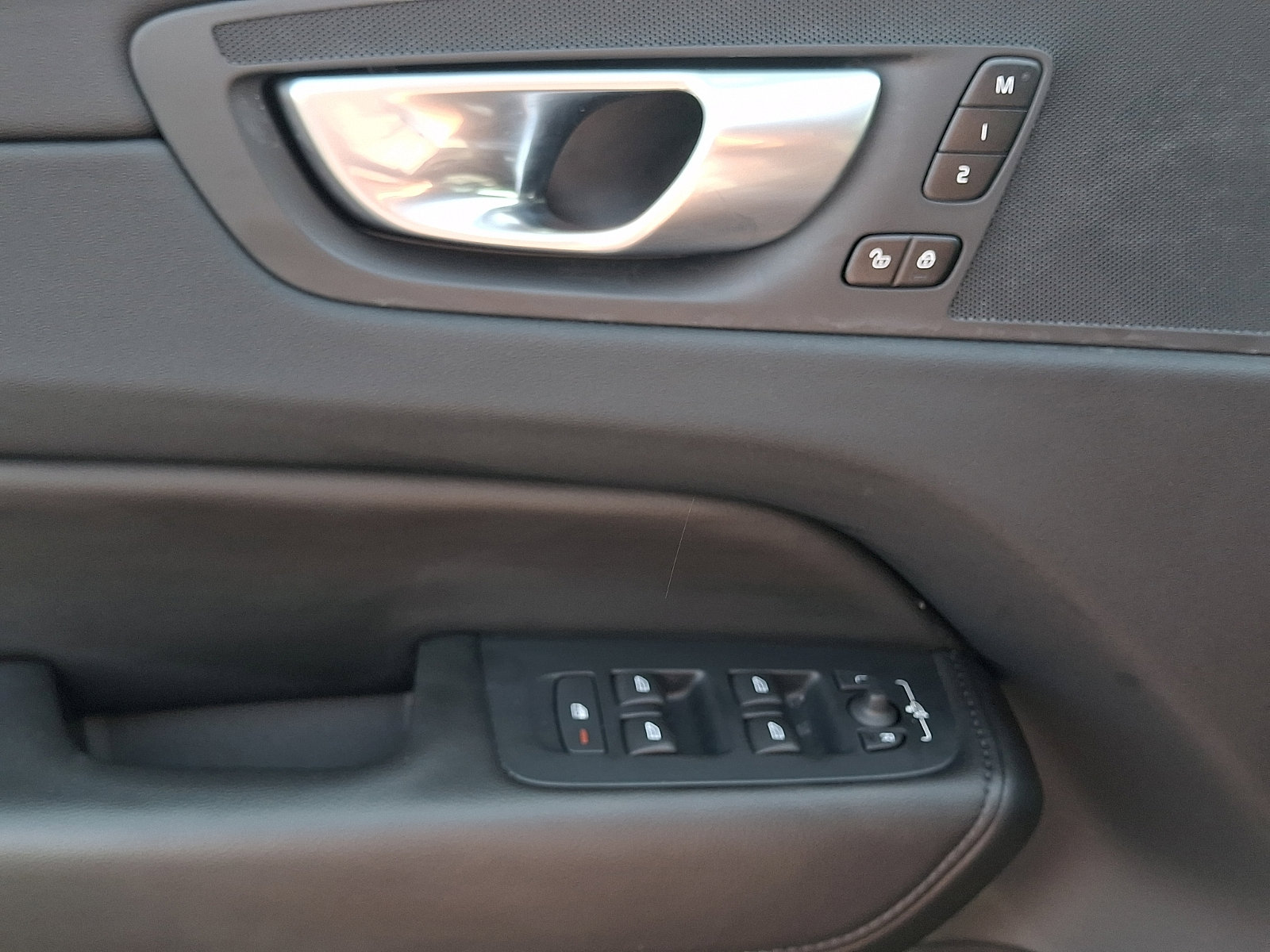 Used 2023 Volvo XC60 B5 Core AWD/4WD image 14