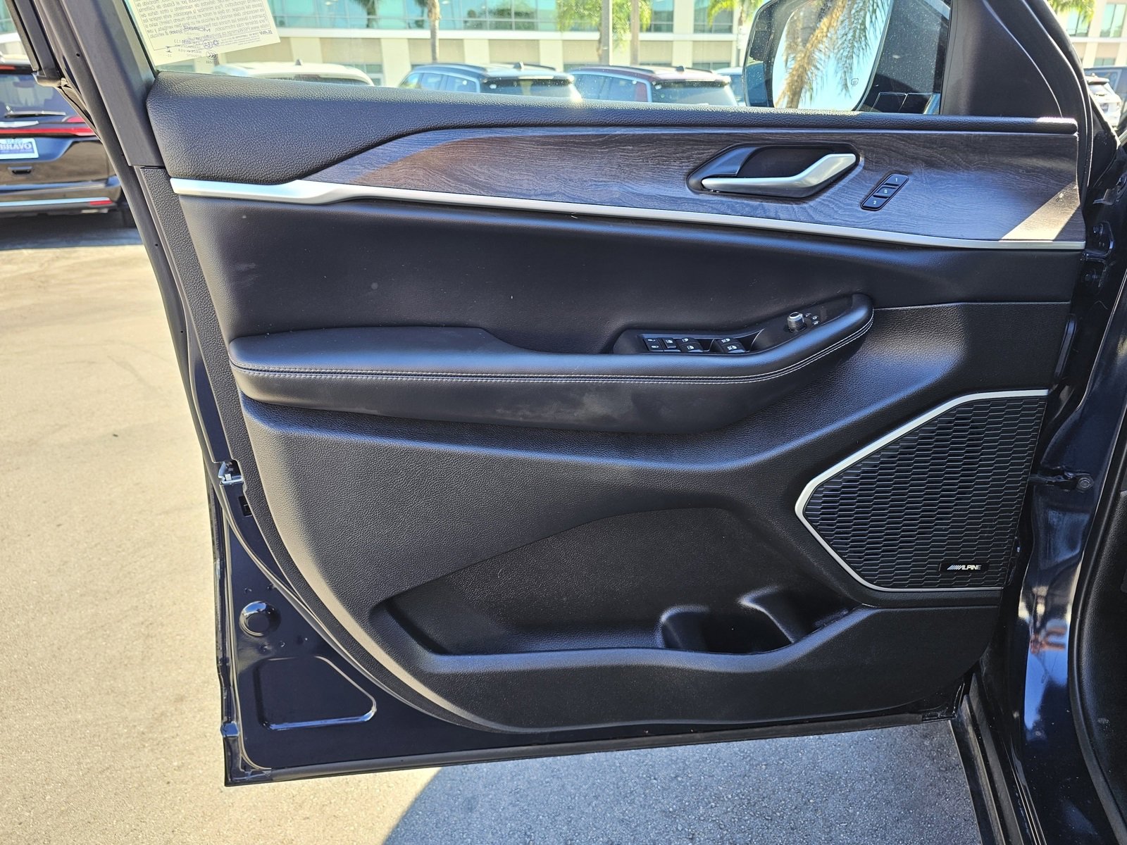 Used 2023 Jeep Grand Cherokee Limited w/ Trailer Tow Prep Group (B) image 21