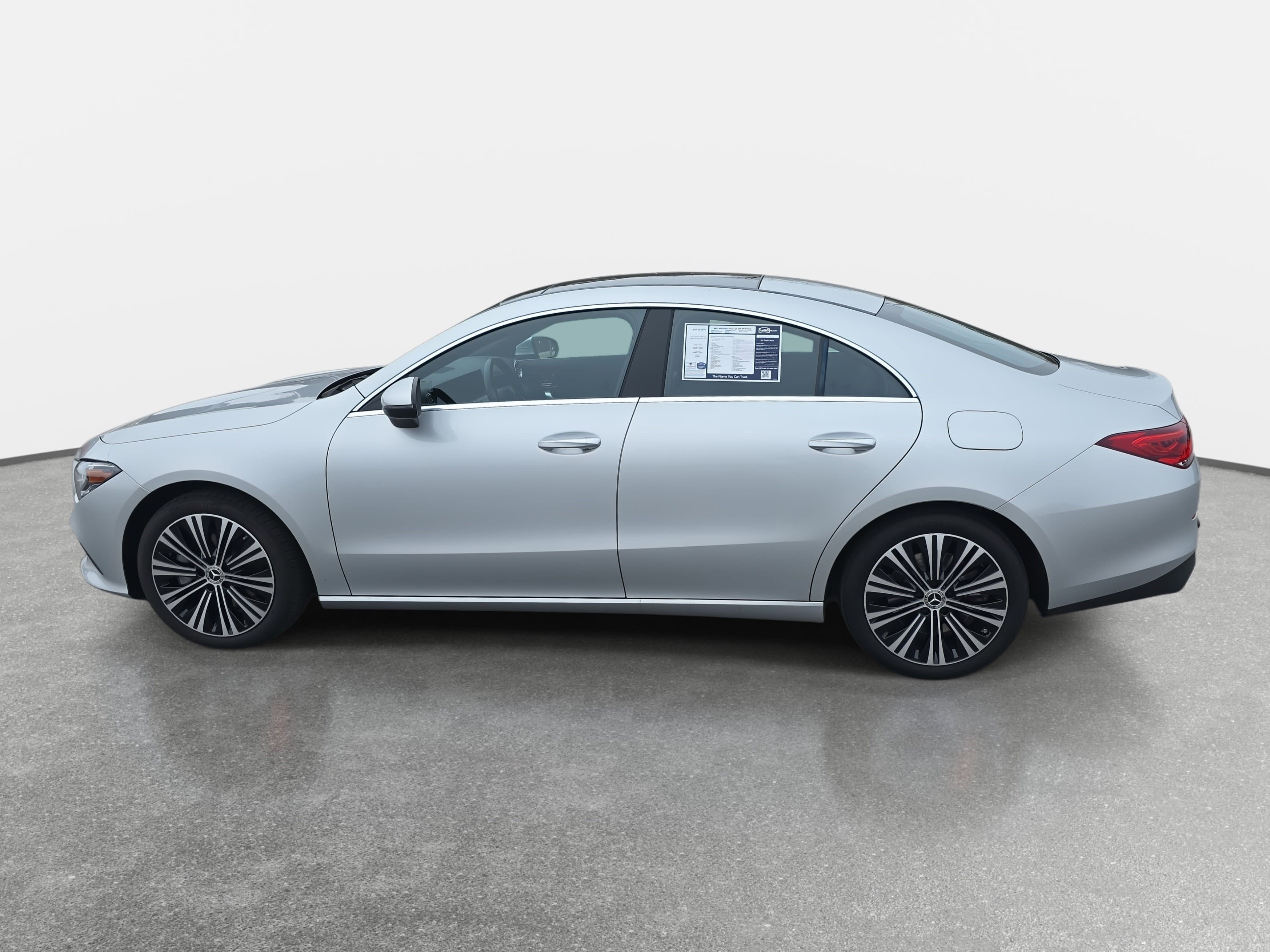 Used 2023 Mercedes-Benz CLA 250 4MATIC w/ Premium Package image 8