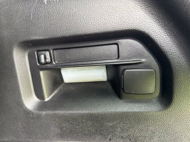 Used 2021 Ford Explorer XLT w/ Equipment Group 202A AWD/4WD image 48