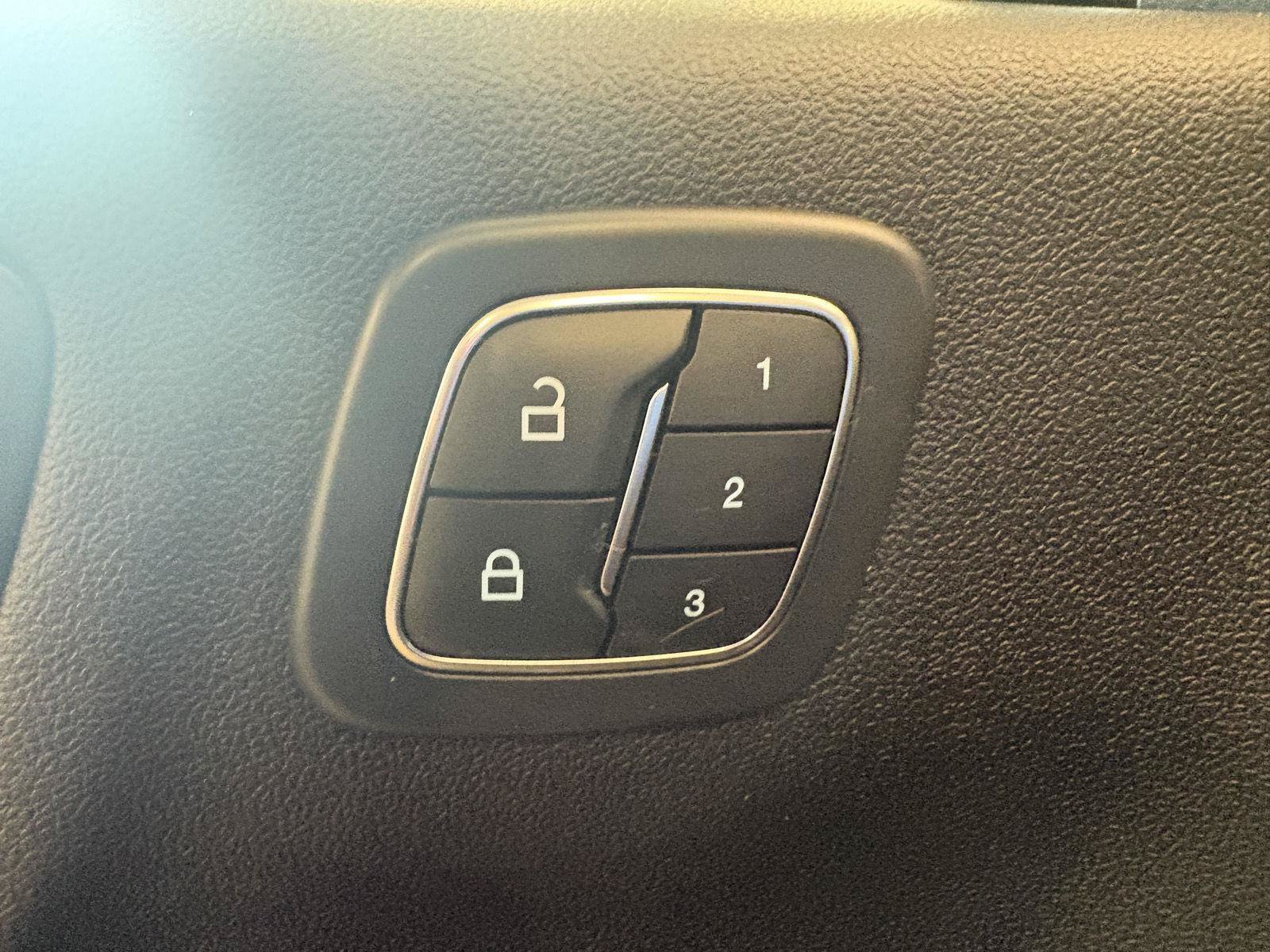 Used 2023 Ford Escape Active w/ Tech Pack #2 AWD/4WD image 25