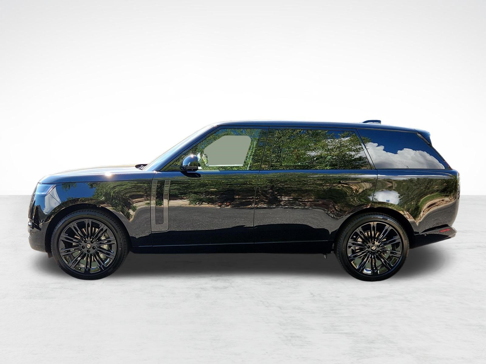 New 2027 Land Rover Range Rover Long Wheelbase SE AWD/4WD image 2