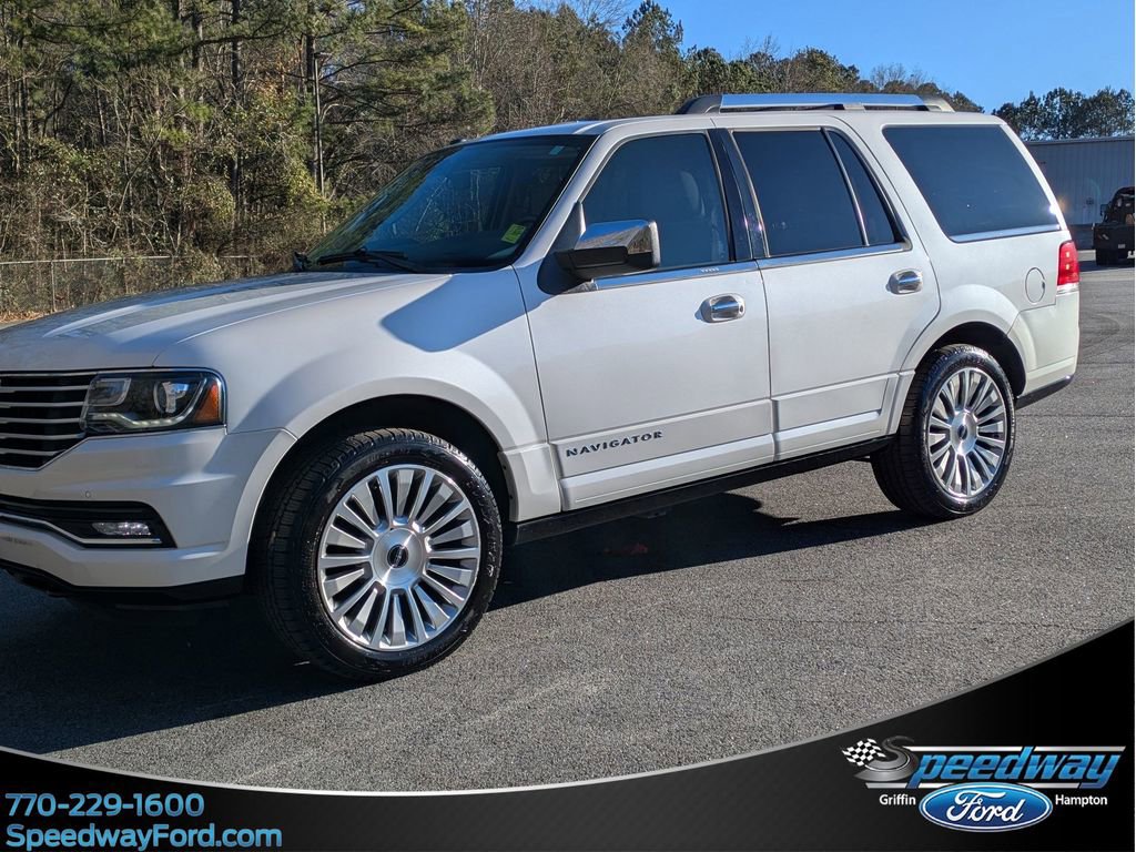Used 2017 Lincoln Navigator Reserve image 1