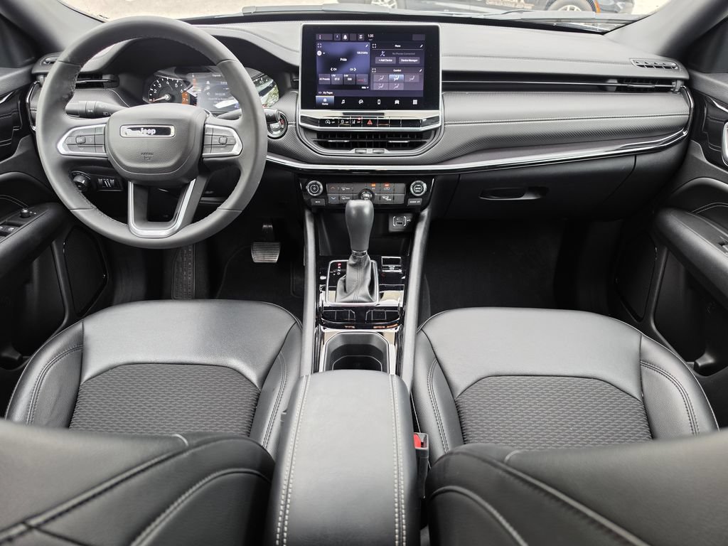 Used 2022 Jeep Compass Latitude FWD image 11