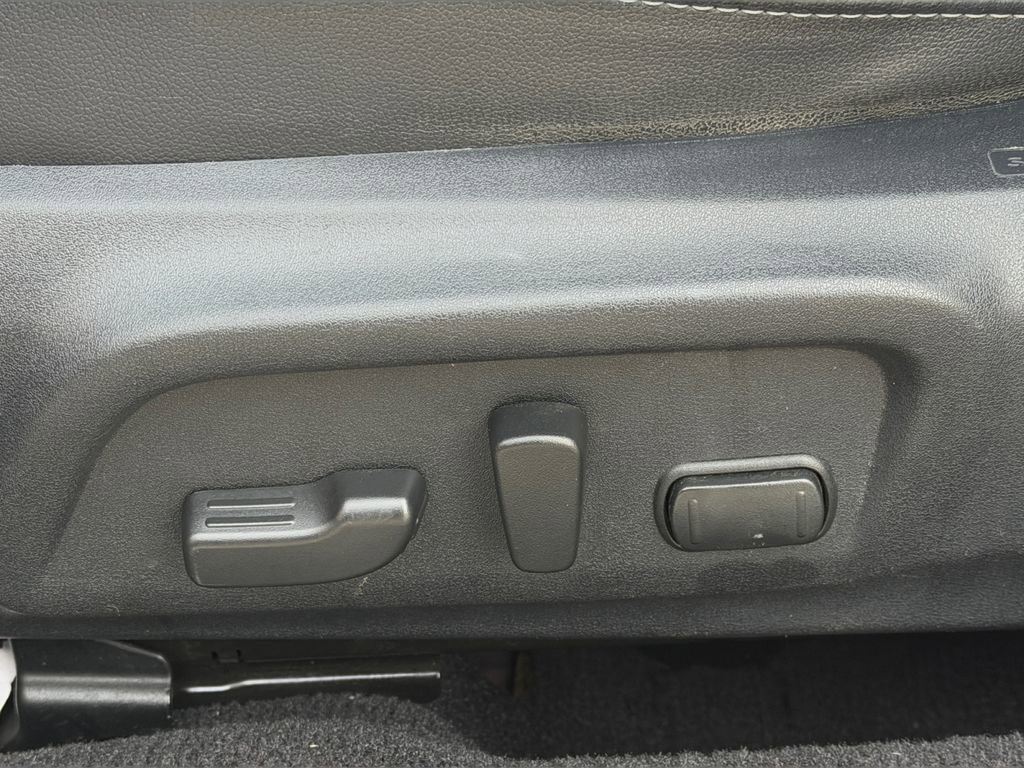 Used 2017 Subaru Outback 3.6R Limited image 16