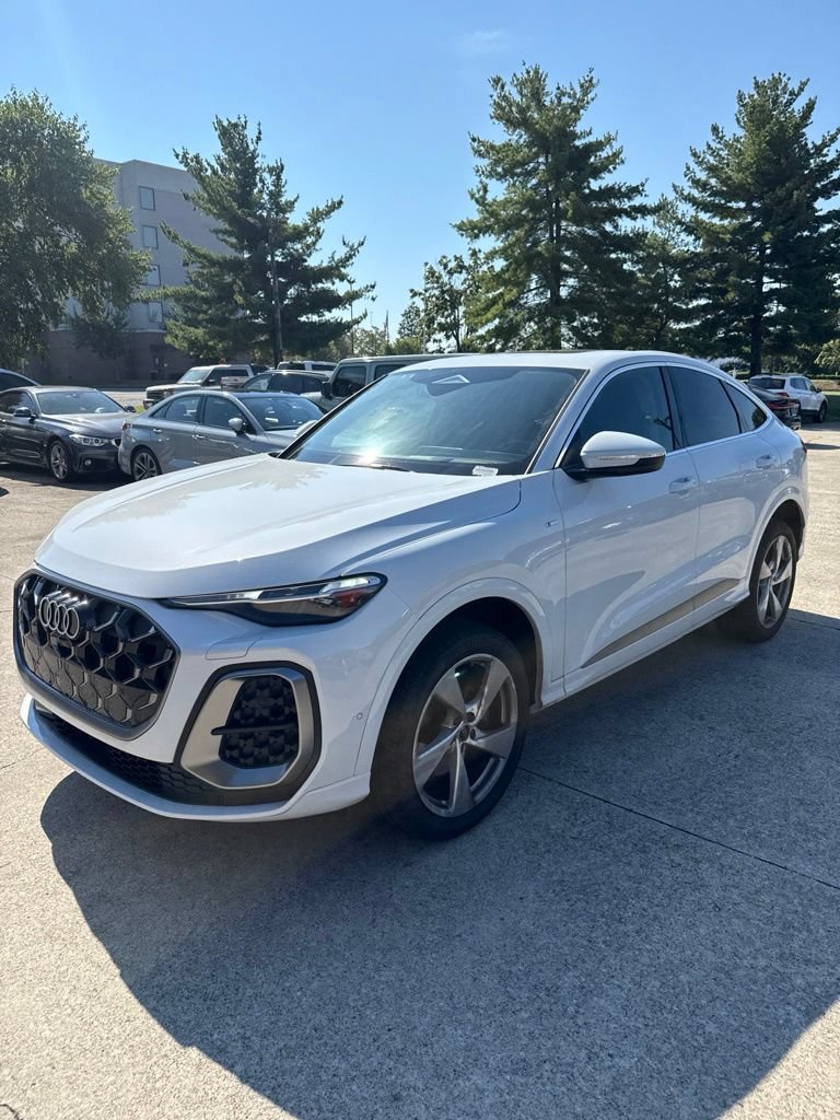 Used 2025 Audi Q5 Premium Plus w/ Premium Plus AWD/4WD image 14