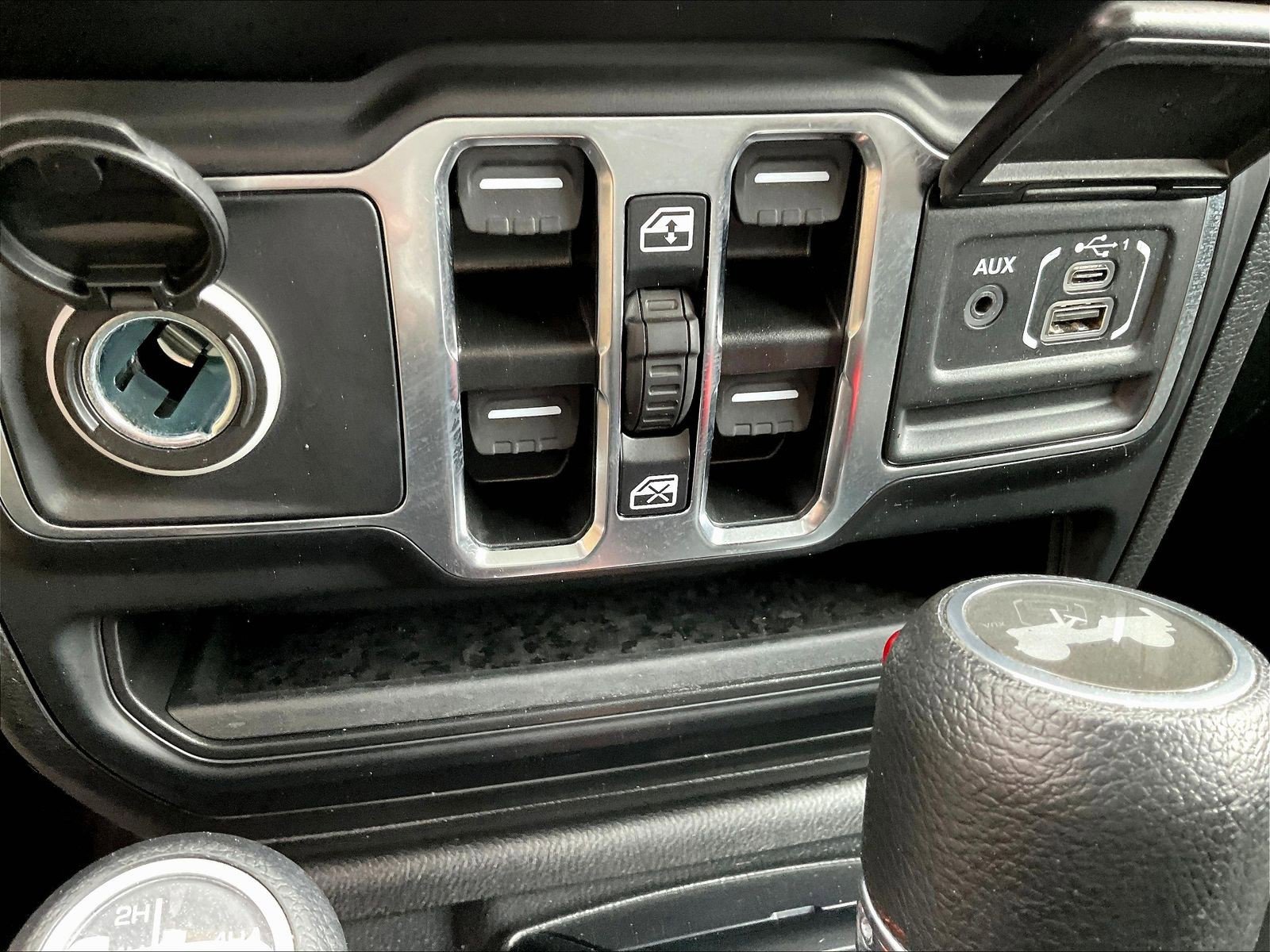 Used 2023 Jeep Wrangler Unlimited w/ Cold Weather Group AWD/4WD image 16