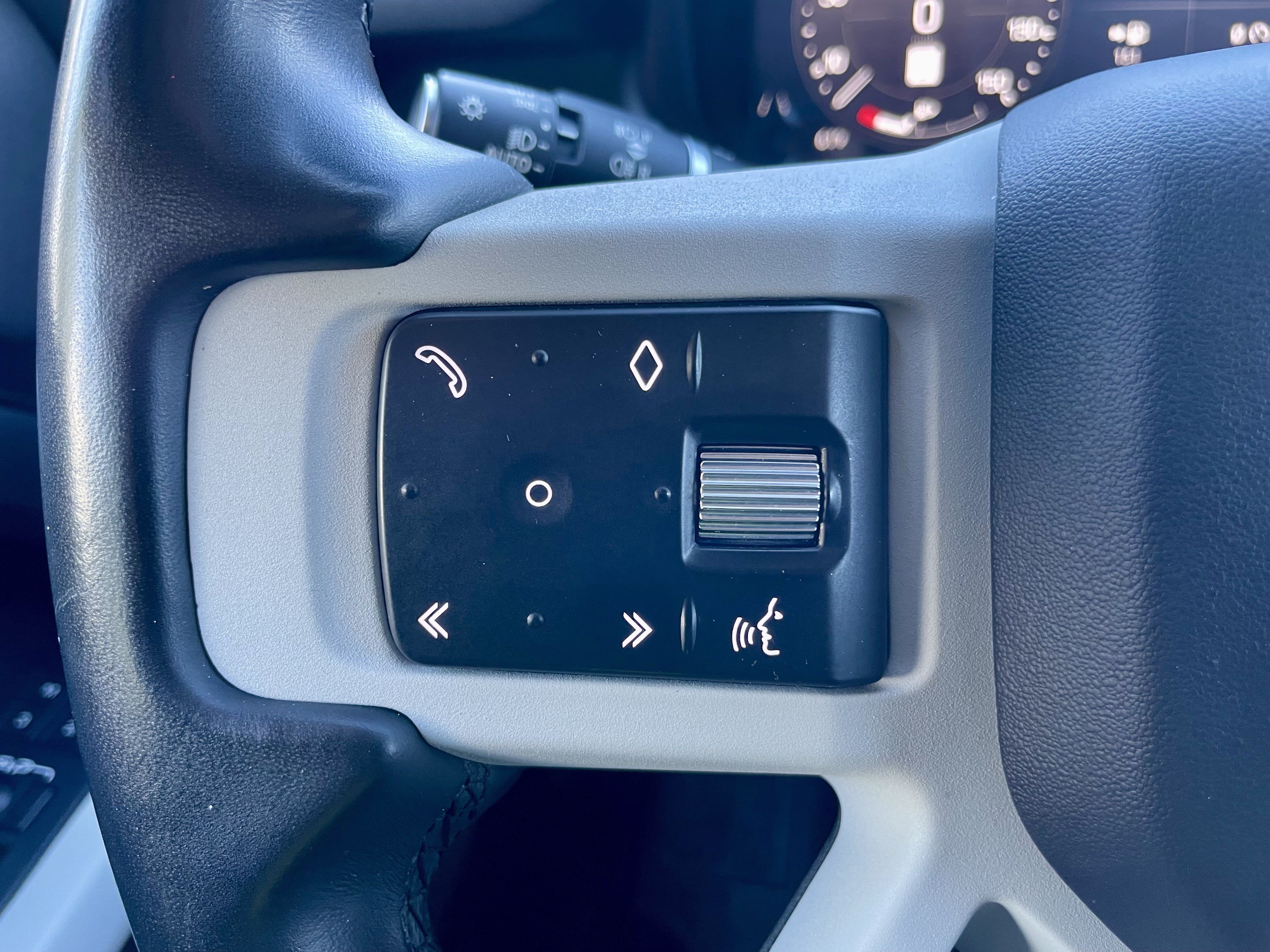 Used 2023 Land Rover Defender 130 SE AWD/4WD image 23
