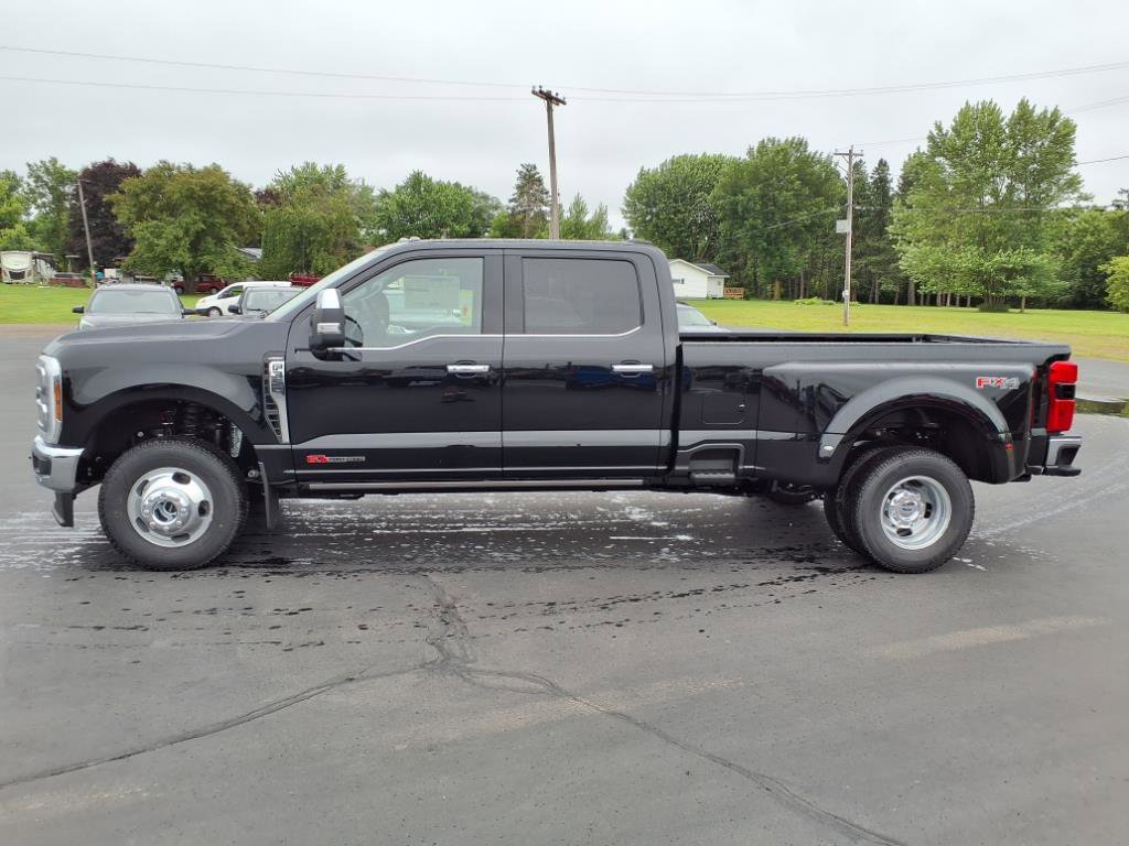 New 2025 Ford F350 Lariat image 2