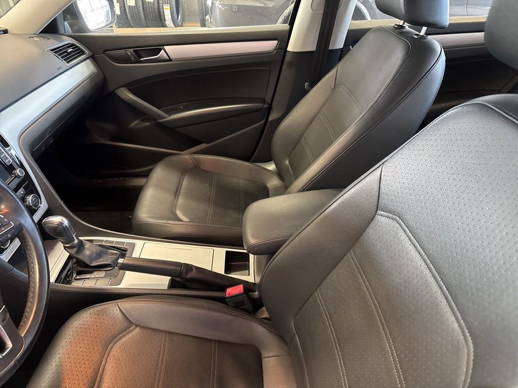 Used 2012 Volkswagen Passat 2.5 SE image 8