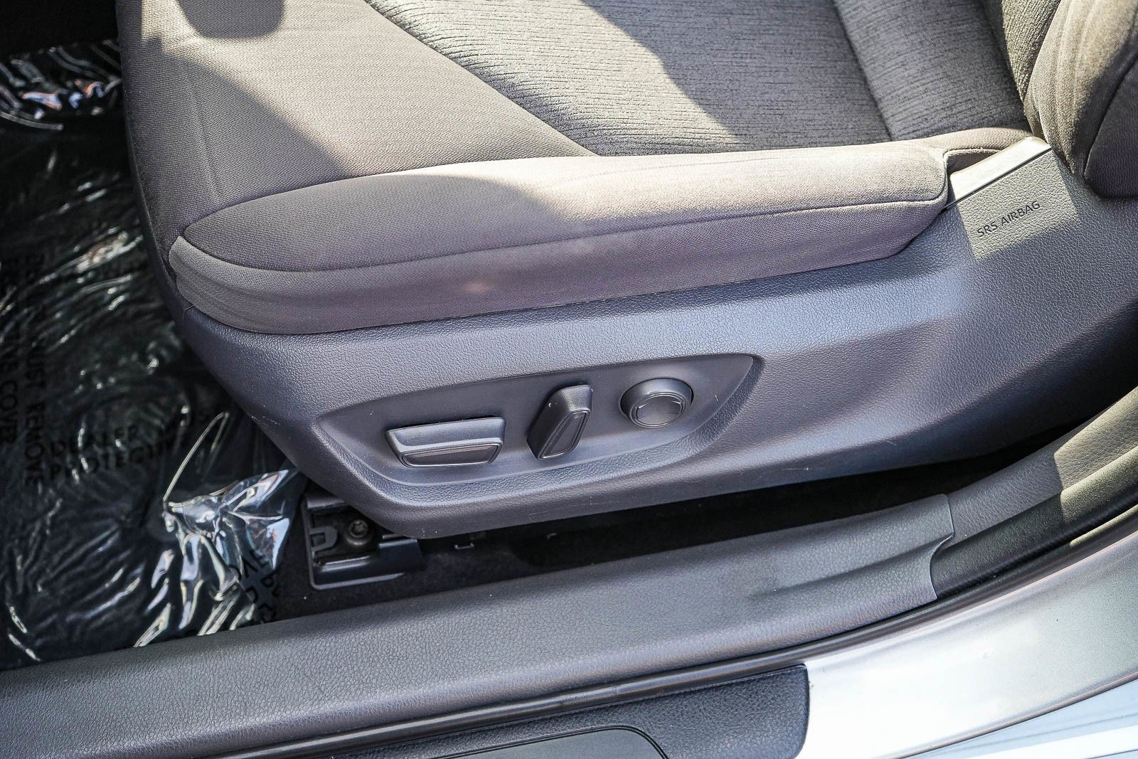 Used 2019 Toyota Camry LE w/ Carpet Mat Package FWD image 20