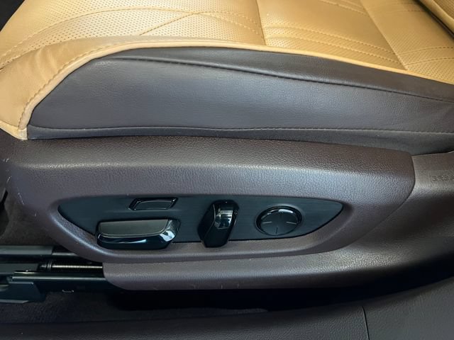 Used 2021 Lexus ES 300h w/ Accessory Package FWD image 30