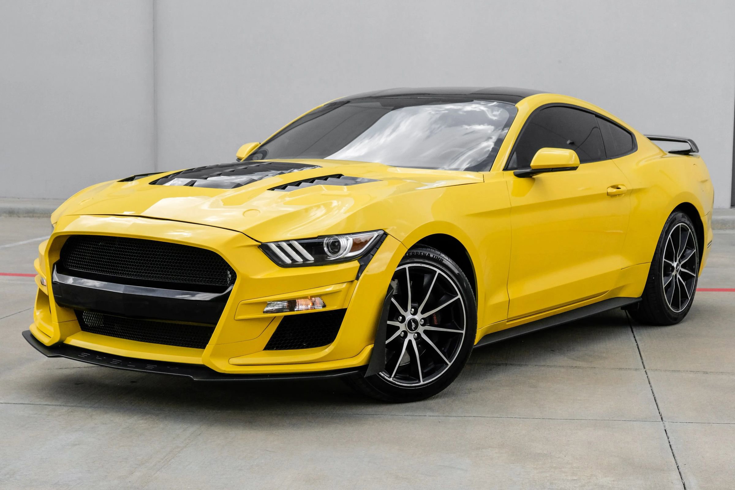 Used 2017 Ford Mustang GT w/ GT Performance Package image 8