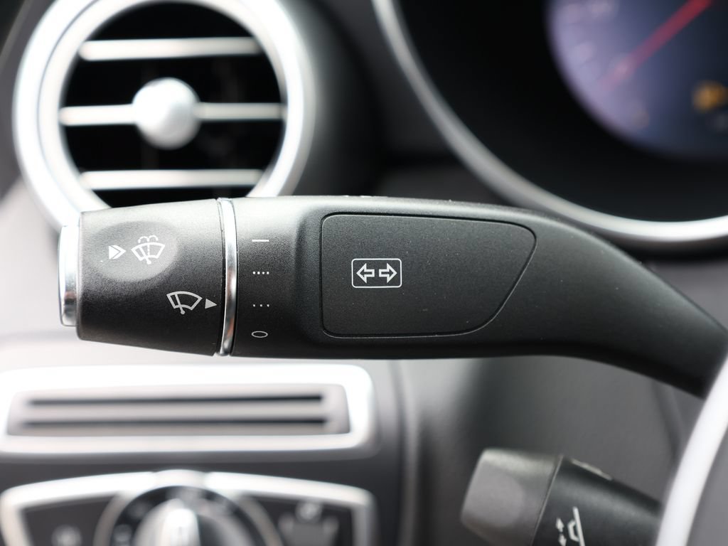 Used 2023 Mercedes-Benz C 300 Coupe image 33