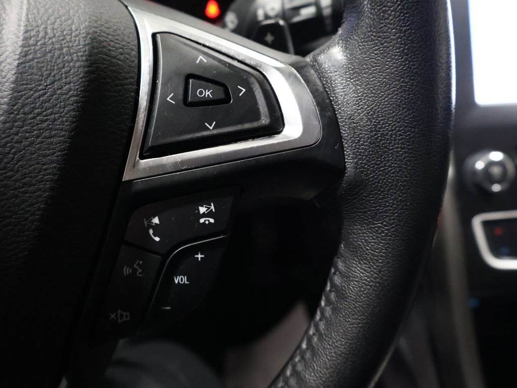 Used 2017 Ford Fusion SE w/ Fusion SE Technology Package image 37