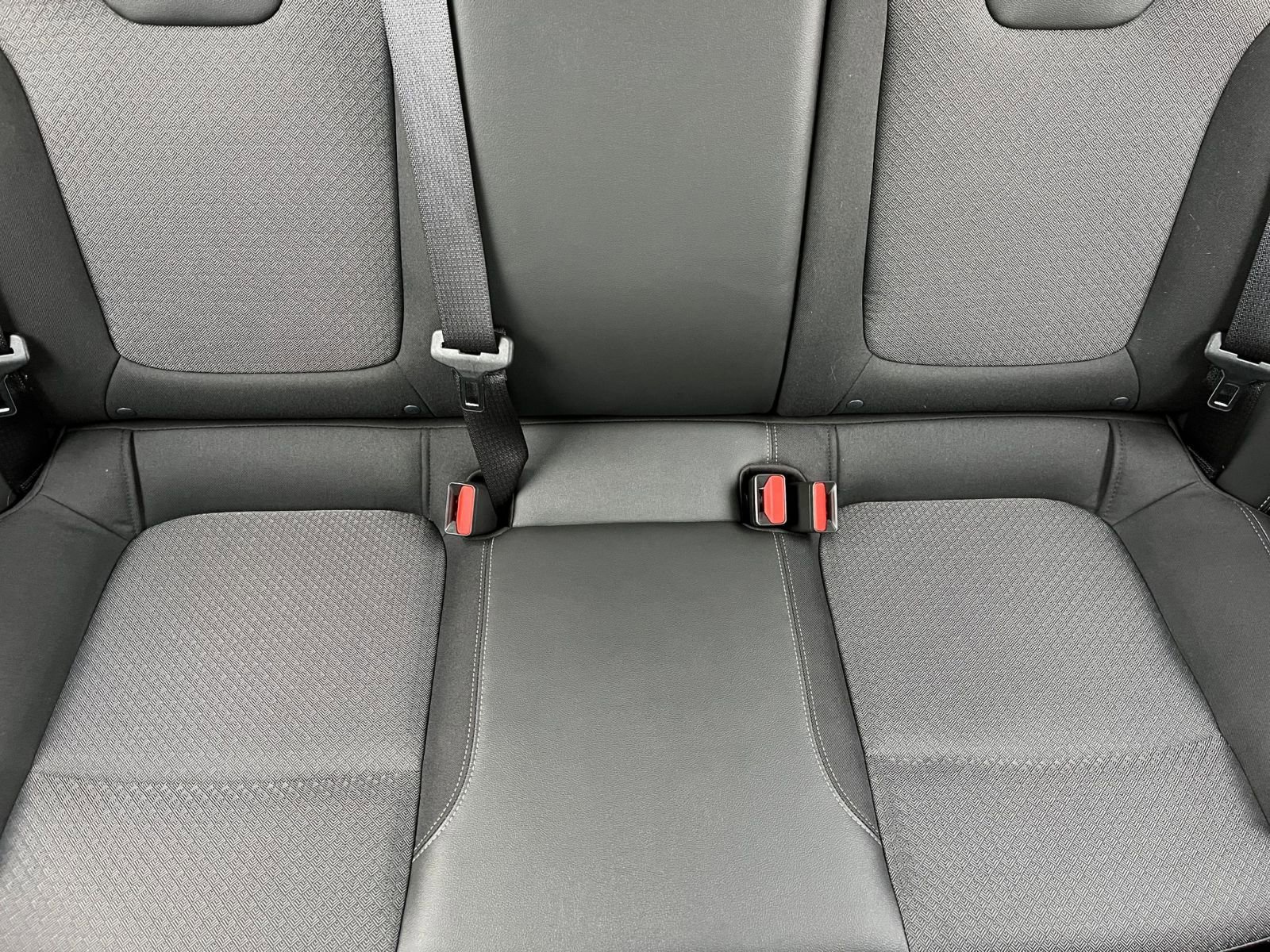 Used 2025 Buick Encore GX Preferred image 36