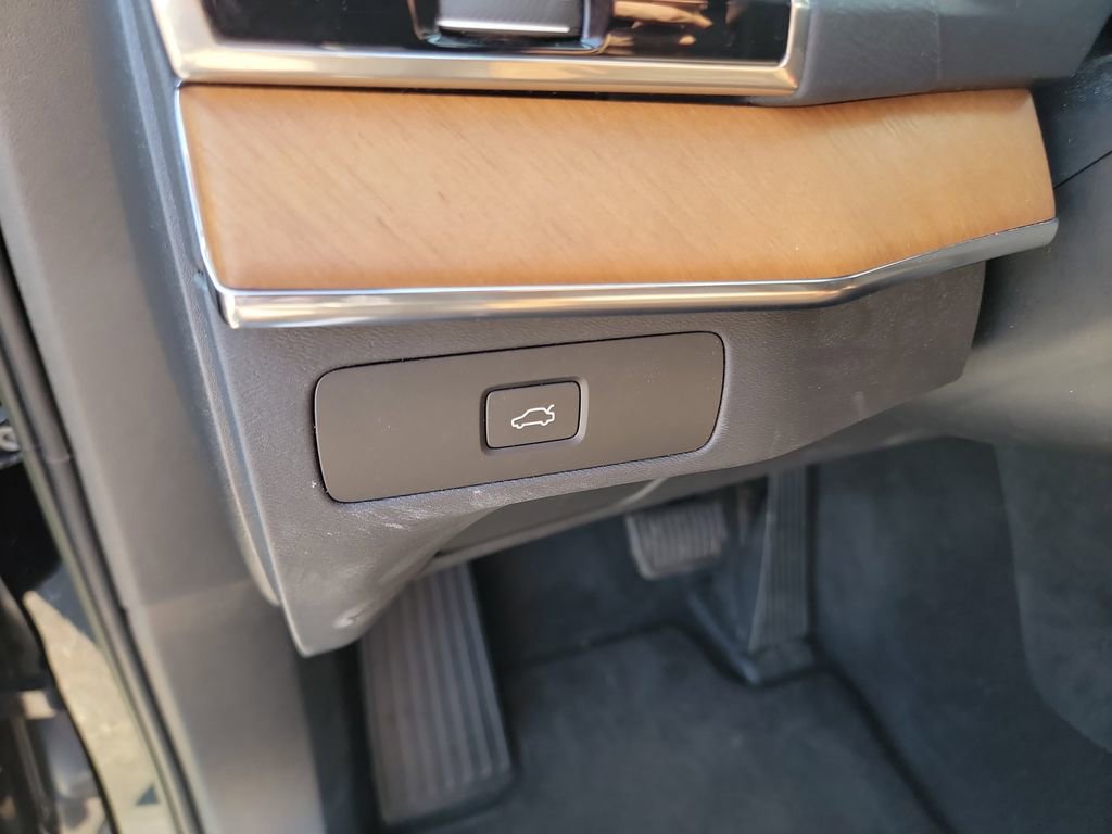 Used 2023 Volvo XC90 B6 Plus w/ Protection Package Premier image 24