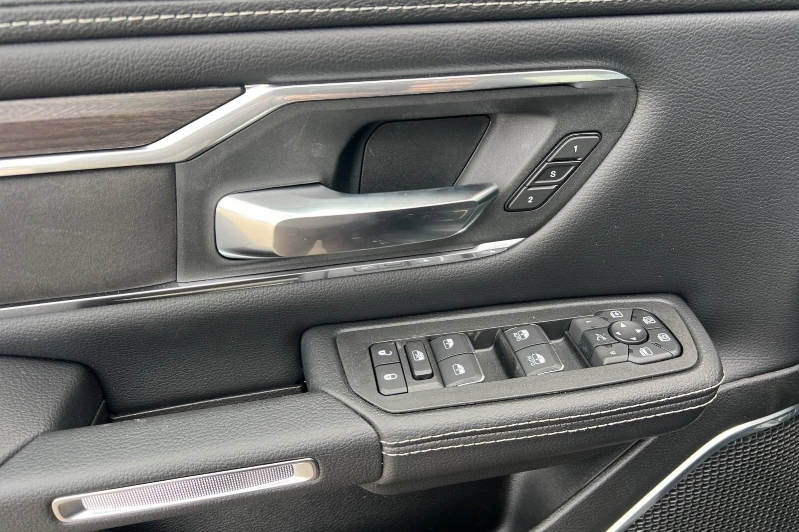 New 2025 RAM 1500 Laramie w/ Trailer Tow Group AWD/4WD image 13