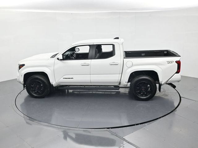 Used 2025 Toyota Tacoma TRD Sport AWD/4WD image 41