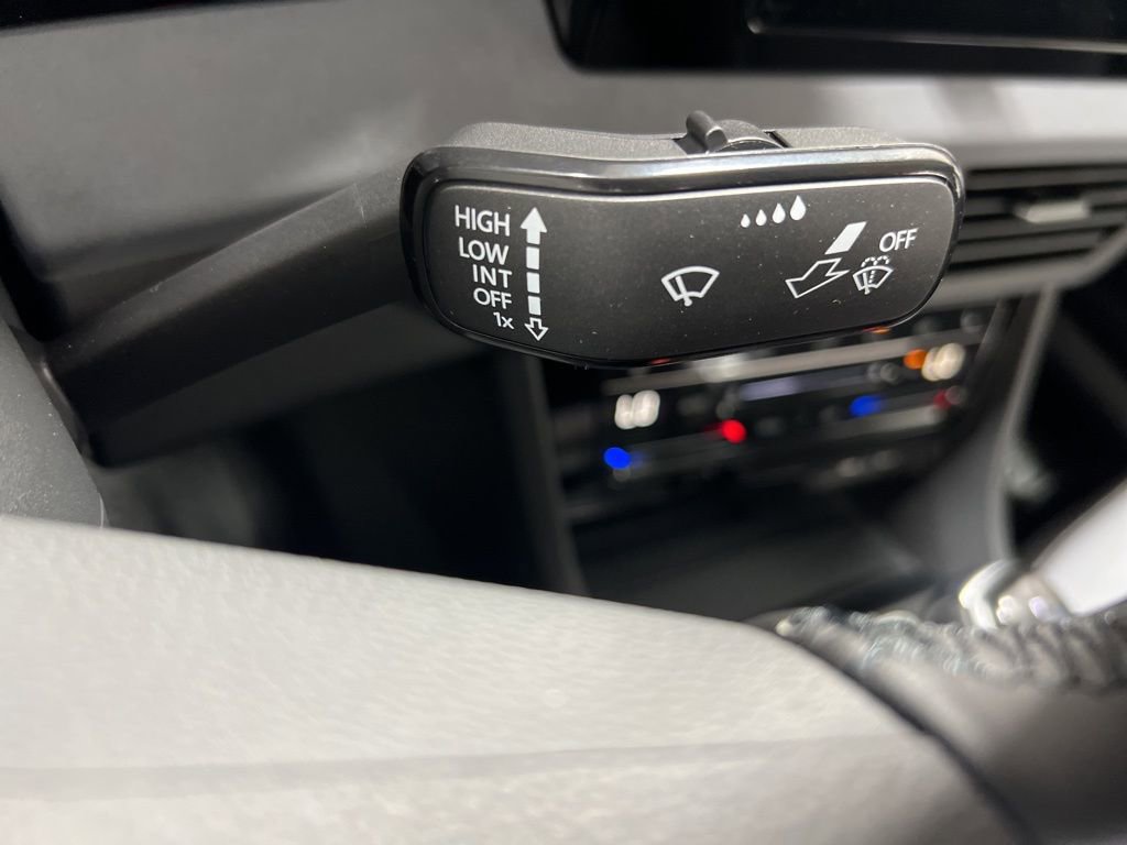 New 2025 Volkswagen Jetta SE image 37