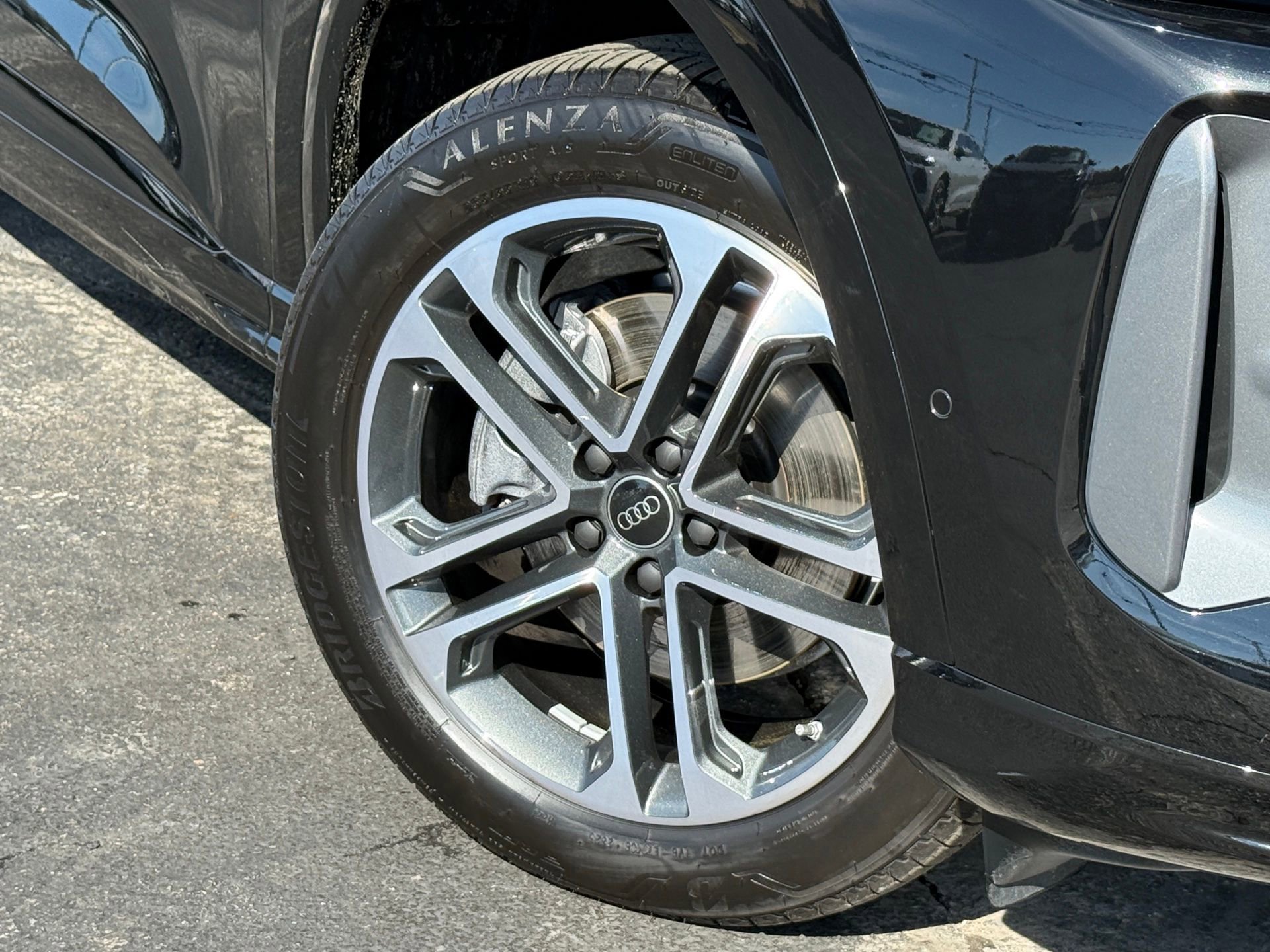 Certified 2025 Audi Q5 Premium w/ Convenience Package image 1