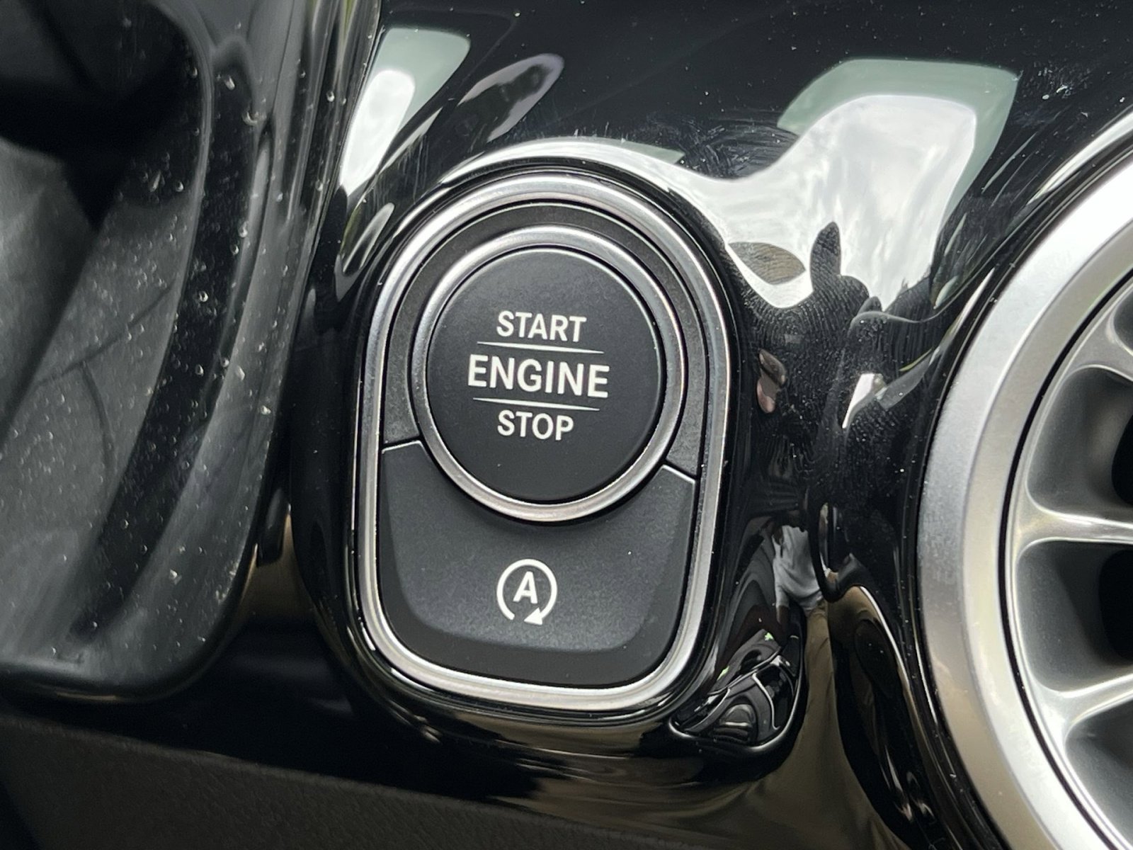 Certified 2025 Mercedes-Benz GLA 250 4MATIC image 31