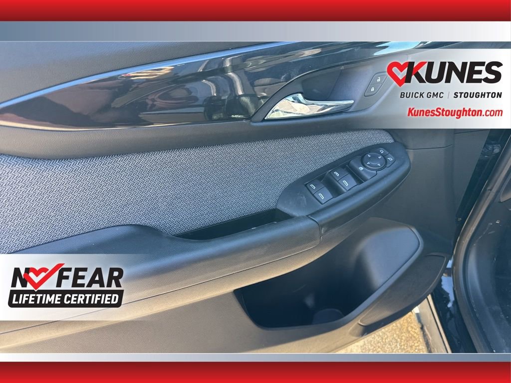 Used 2025 Chevrolet TrailBlazer LT w/ Driver Confidence Package image 19