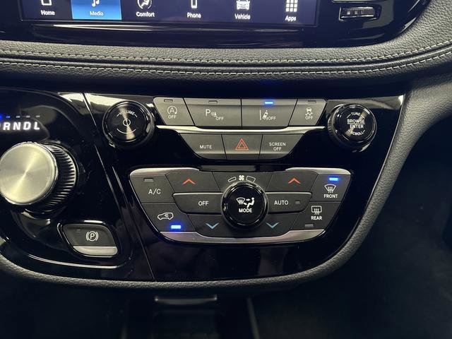 New 2026 Chrysler Pacifica Select w/ S Appearance Package image 18