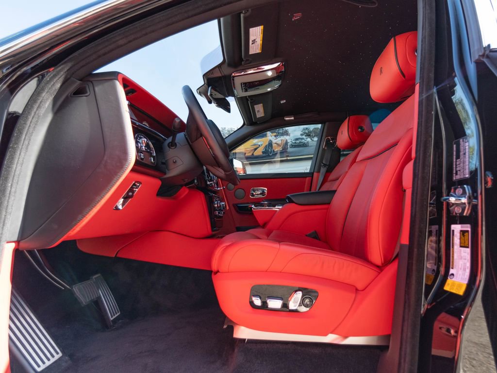 Used 2019 Rolls-Royce Phantom Sedan image 29