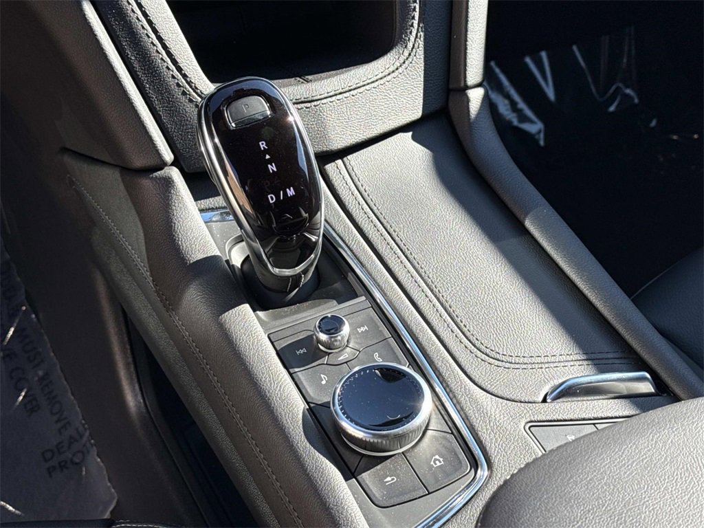 Used 2025 Cadillac XT6 Luxury image 25