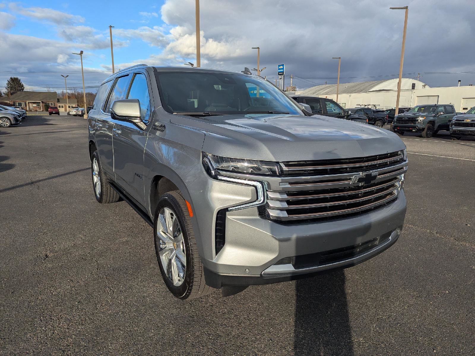 Used 2024 Chevrolet Tahoe High Country image 3