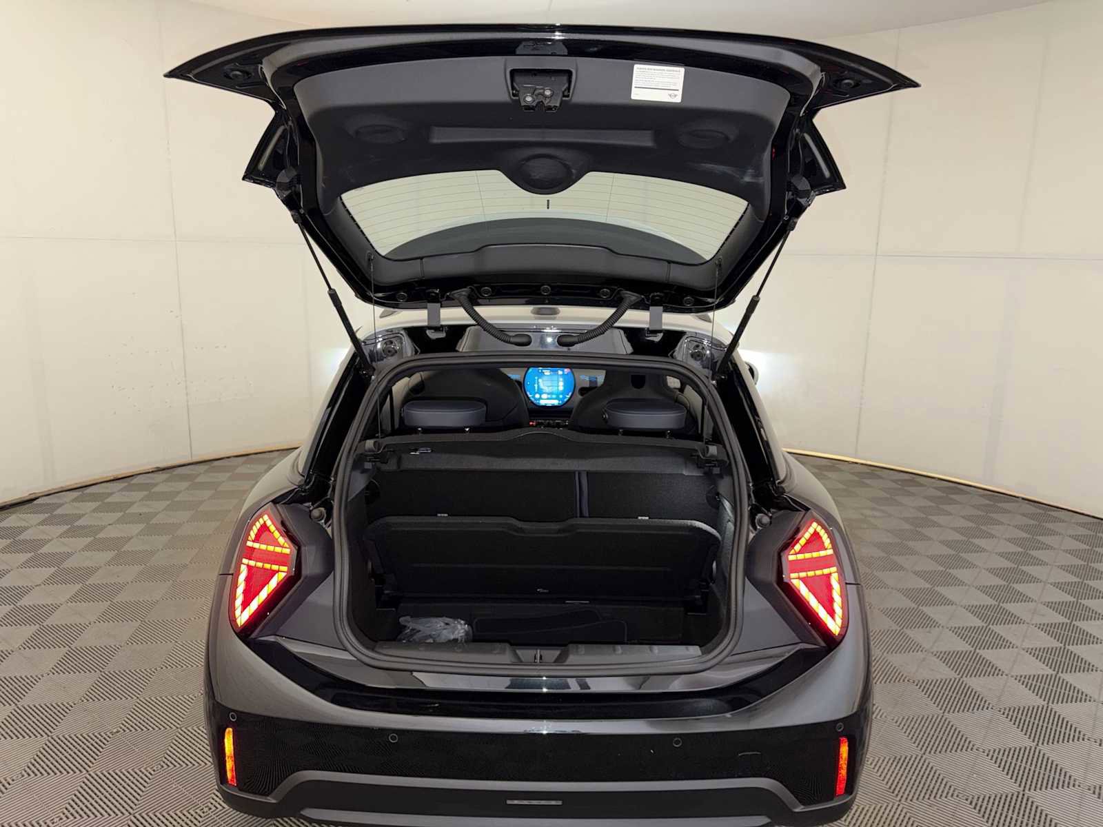 Certified 2025 MINI Cooper S image 23