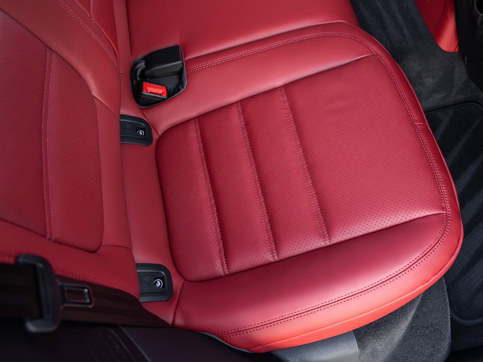 New 2026 Porsche Macan S image 38