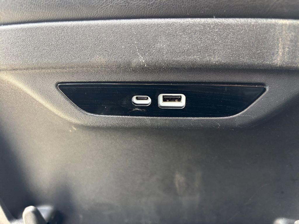 Used 2024 Chrysler Pacifica Touring-L FWD image 22