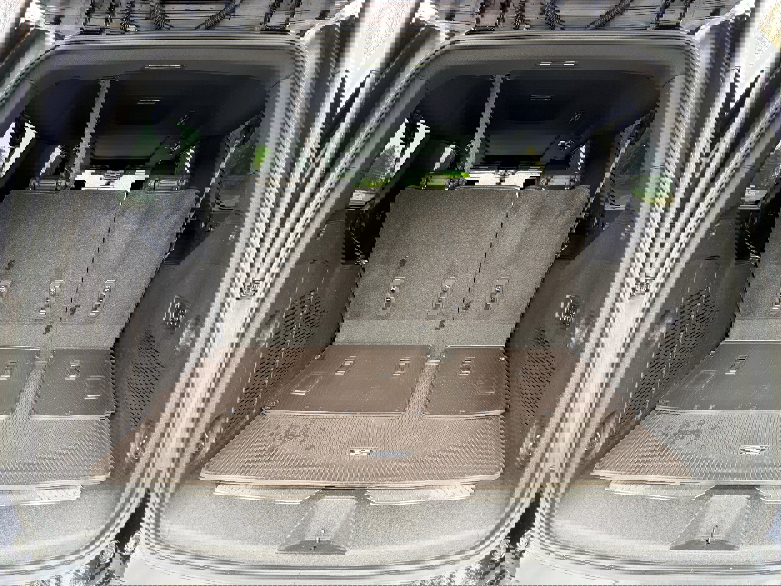 Used 2021 GMC Yukon XL Denali w/ Denali Premium Package image 10