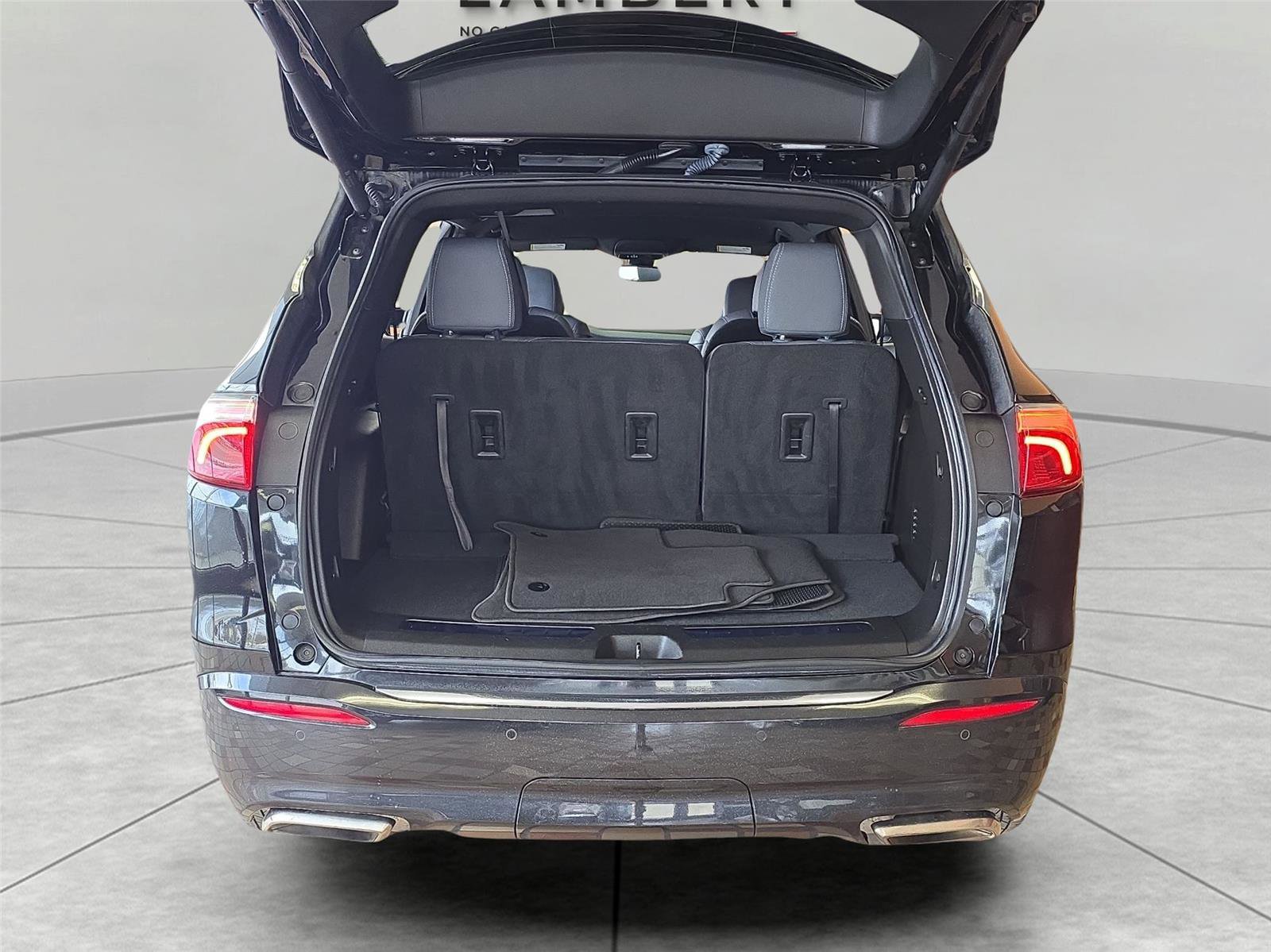 Used 2023 Buick Enclave Essence w/ Sport Touring Edition image 13