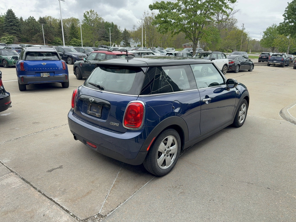 Used 2016 MINI Cooper 2-Door Hardtop FWD image 4